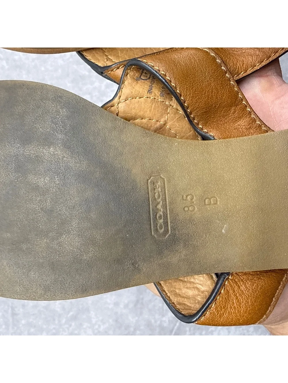 Coach Tan Leather Signature CC Logo Medallion Thong Flip Flop Sandals 8.5